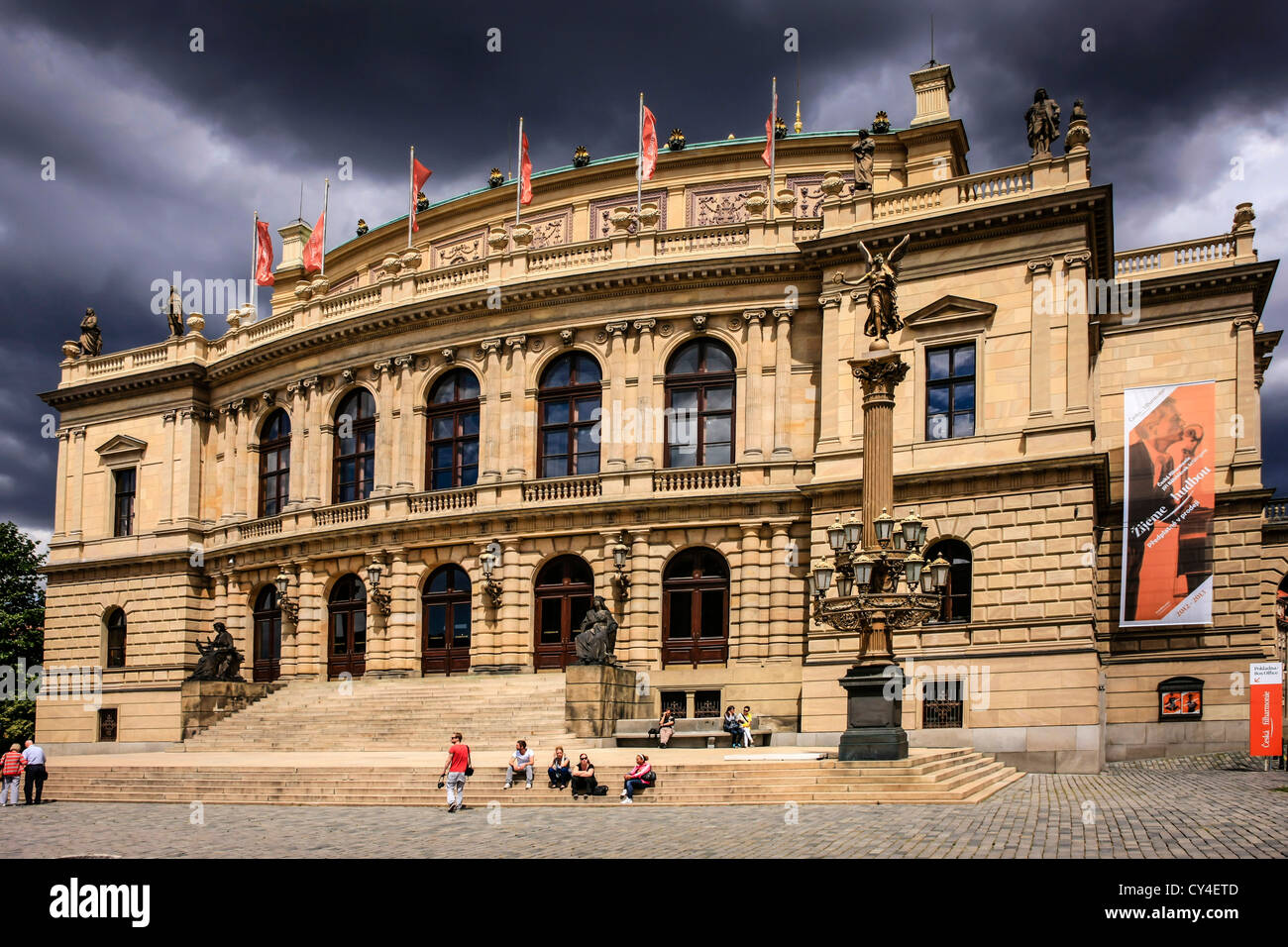 Das Rudolfinum Haus der Tschechischen Philharmonie in Prag Stockfoto