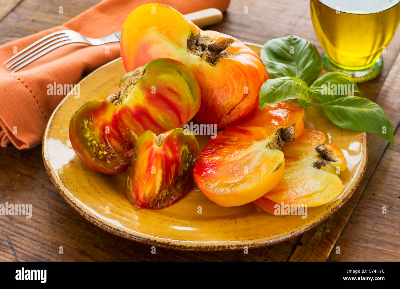 USA, New Jersey, Jersey City, Heirloom Tomaten auf Teller Stockfoto