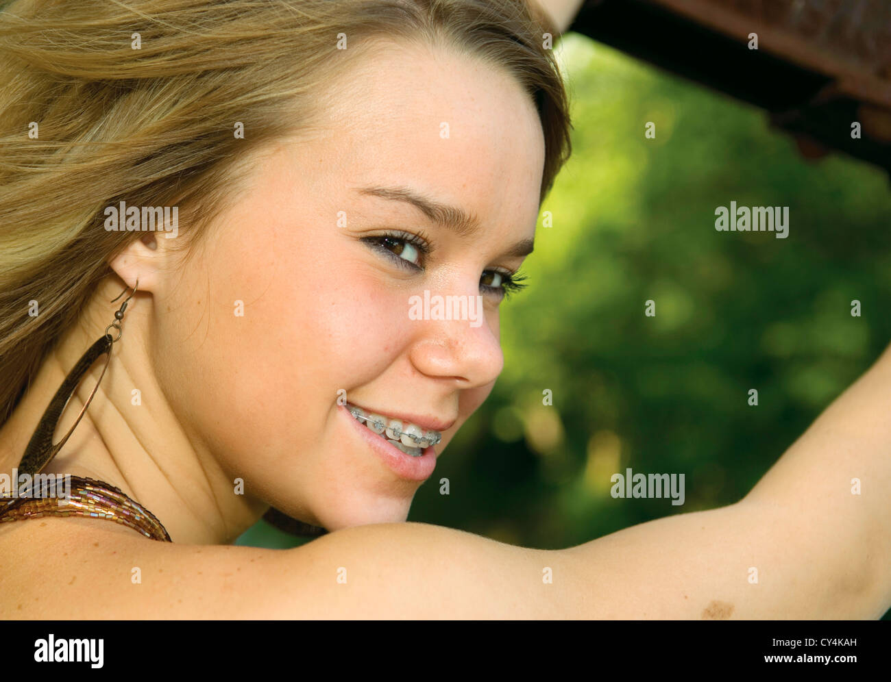 hübsches Mädchen lächelnd Stockfoto