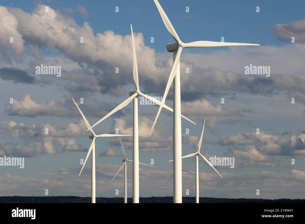 Windenergie Bauernhof Nova Scotia Kanada Amherst kanadischen Maritimes Wind Turbine grünen Strom Windmühlen Messer erzeugen Stockfoto