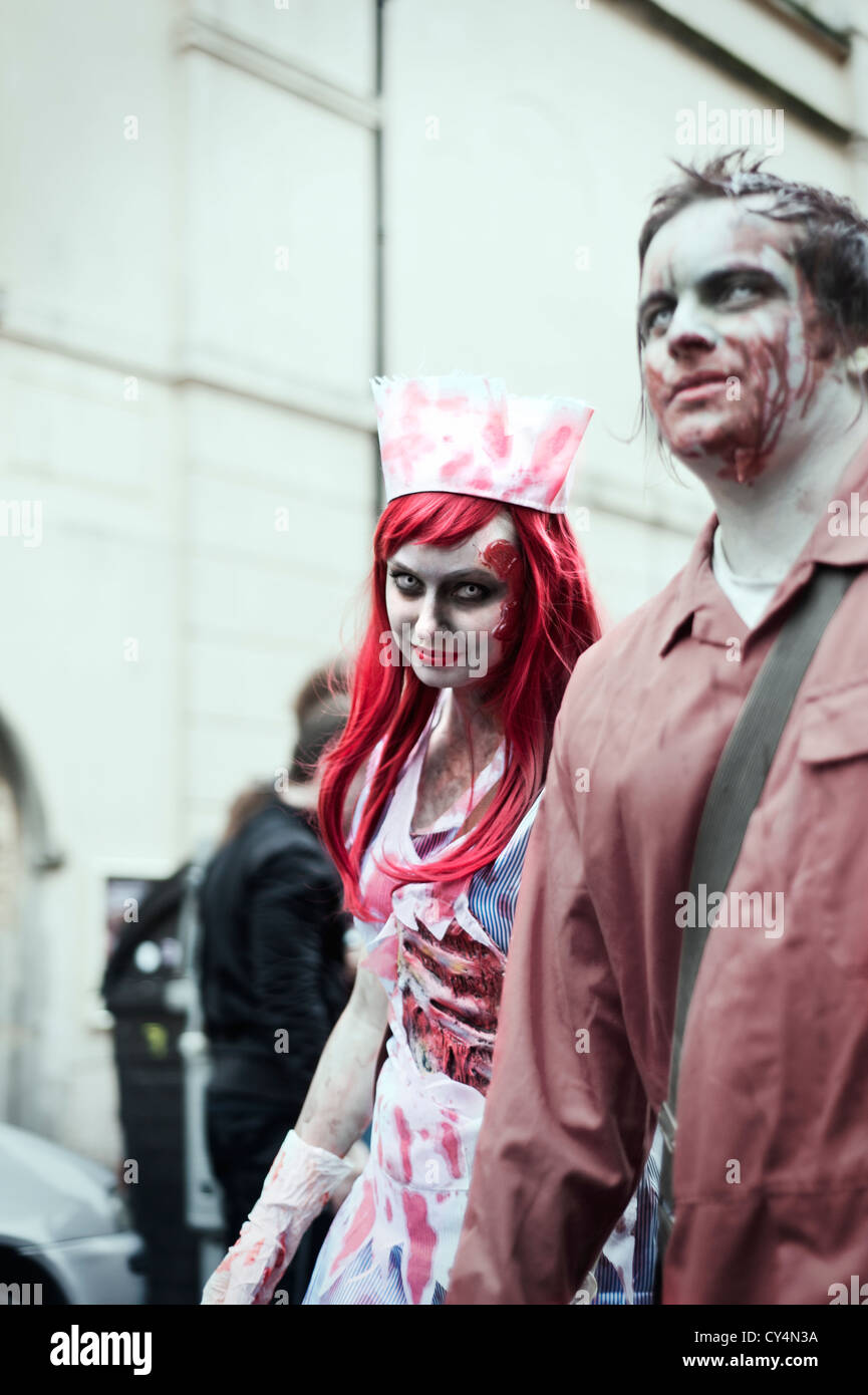 Zombies Krankenschwester an der Brighton zombie Parade - 20. Oktober 2012 Stockfoto