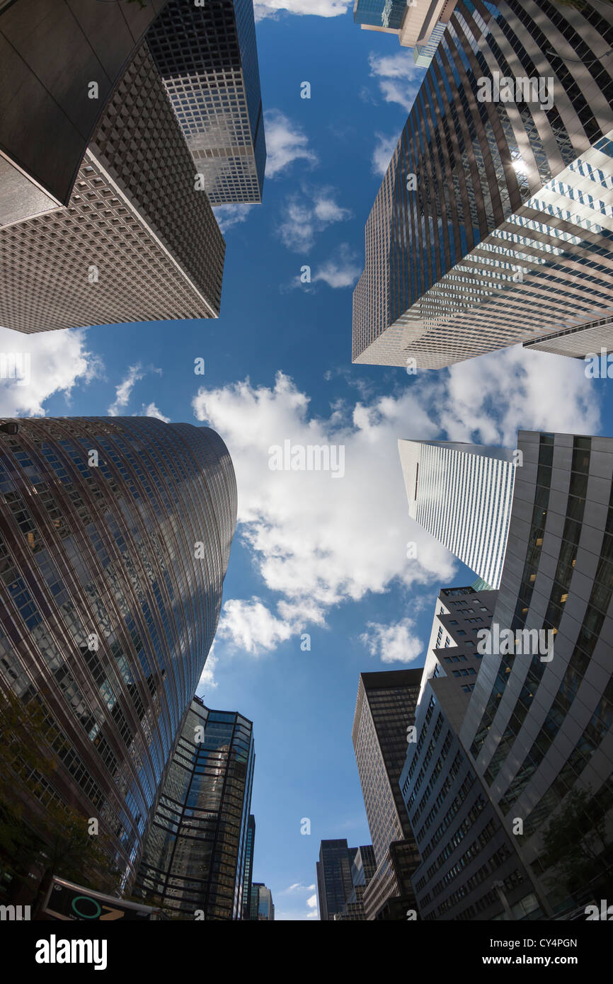 Den Himmel und Wolkenkratzern, einschließlich das Lipstick Building und Citigroup Center von 54. und Lexington in New York City. Stockfoto