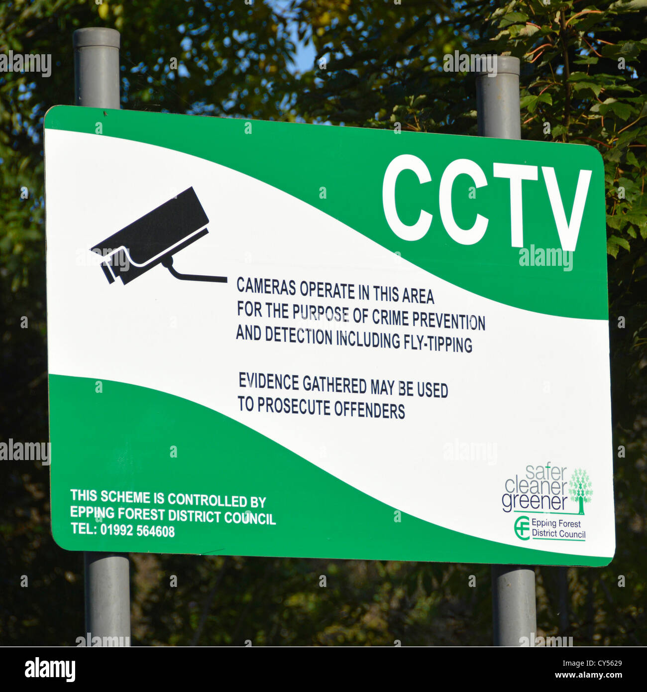 Epping Forest District Council CCTV Warnzeichen auf Land, insbesondere im Hinblick auf flytipping Stockfoto