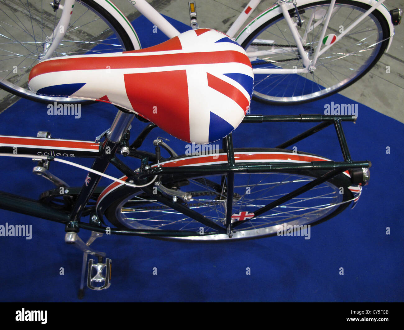 Fahrrad mit Union Jack Flag Banner-design Stockfoto