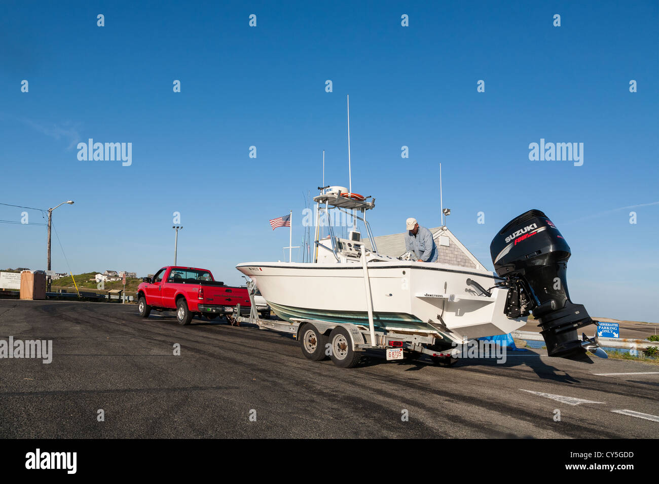 Boat trailer truck -Fotos und -Bildmaterial in hoher Auflösung – Alamy