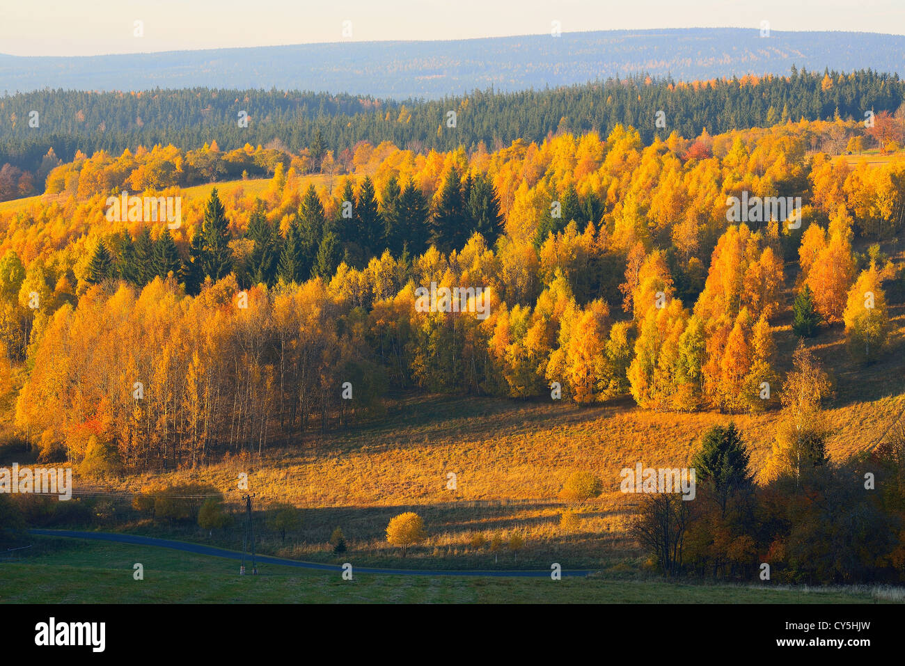 Herbstliche Berglandschaft Spalona unteren Schlesien Polen Stockfoto