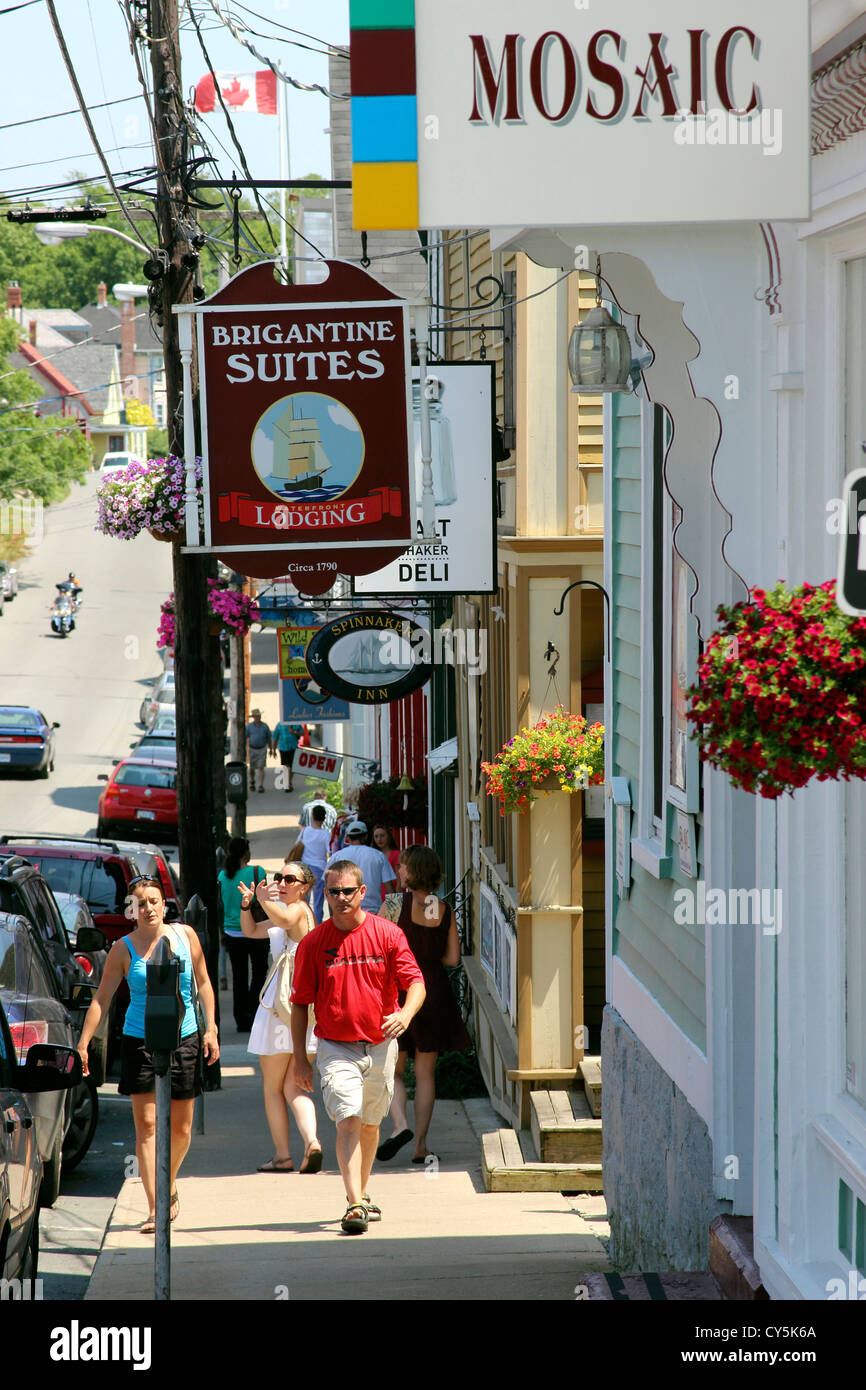 Kanada Nova Scotia Eastern Shore Atlantic Coast Lunenburg Seeprovinzen bunte Straße Zeichen Montague St. Darstellung lokaler Stockfoto