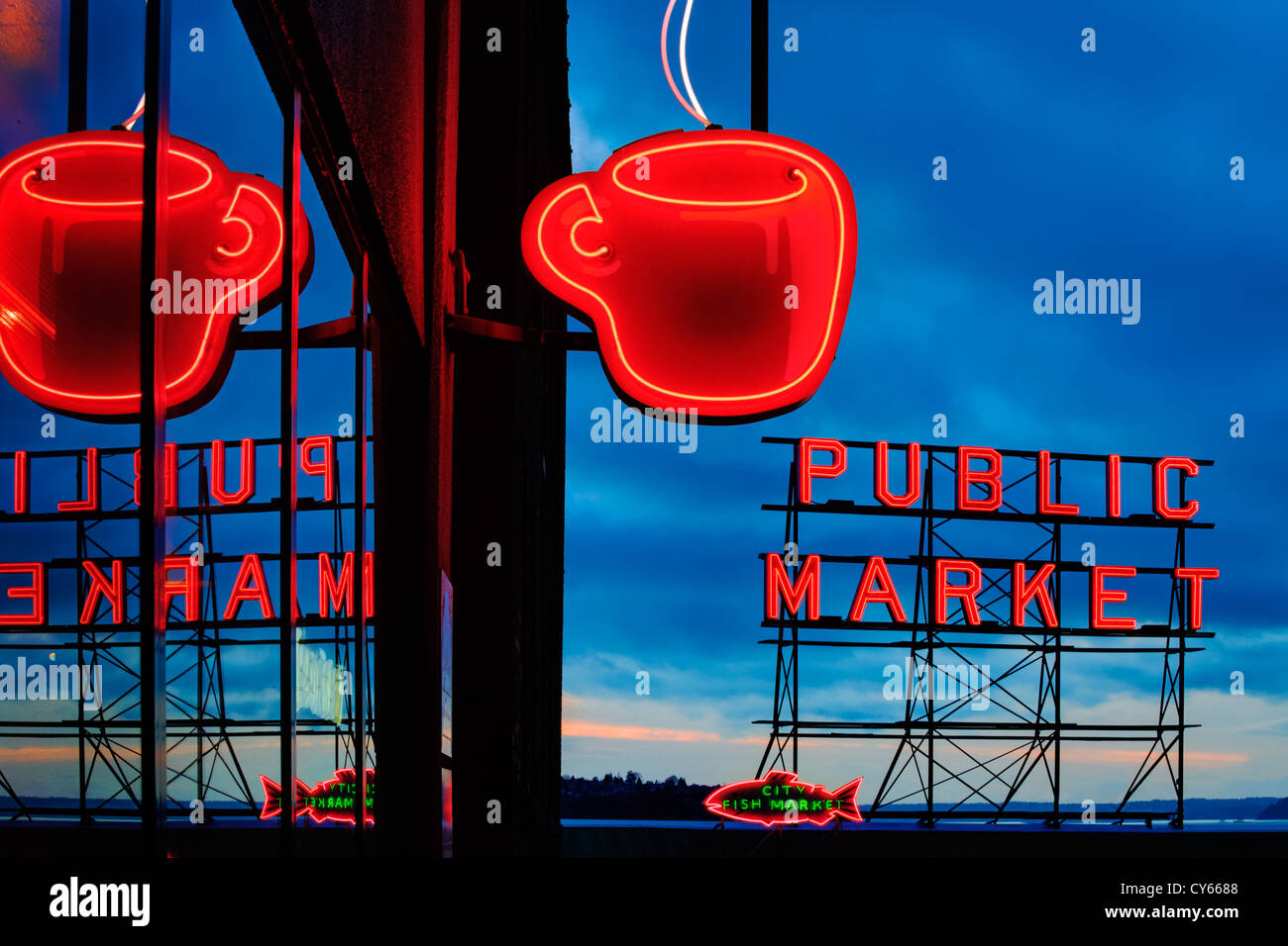 Leuchtreklamen am Pike Place Market in Seattle Stockfoto