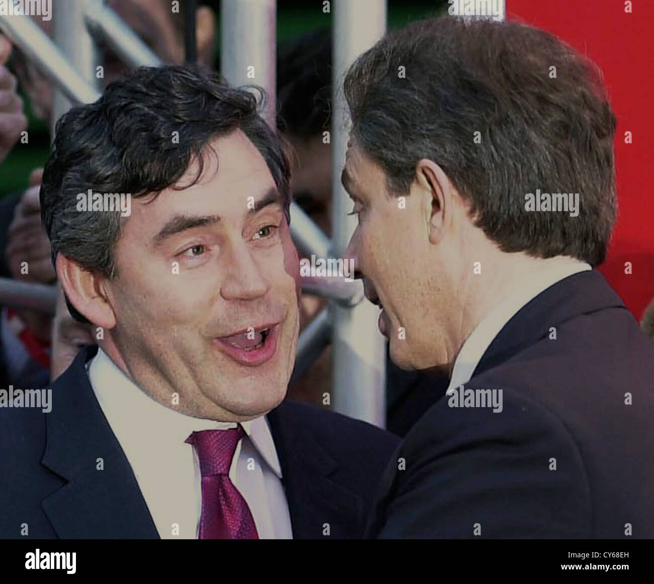Millbank am Morgen des Sieges... 2001 Gordon Brown und Tony Blair euphorisch. Foto David Cole Stockfoto