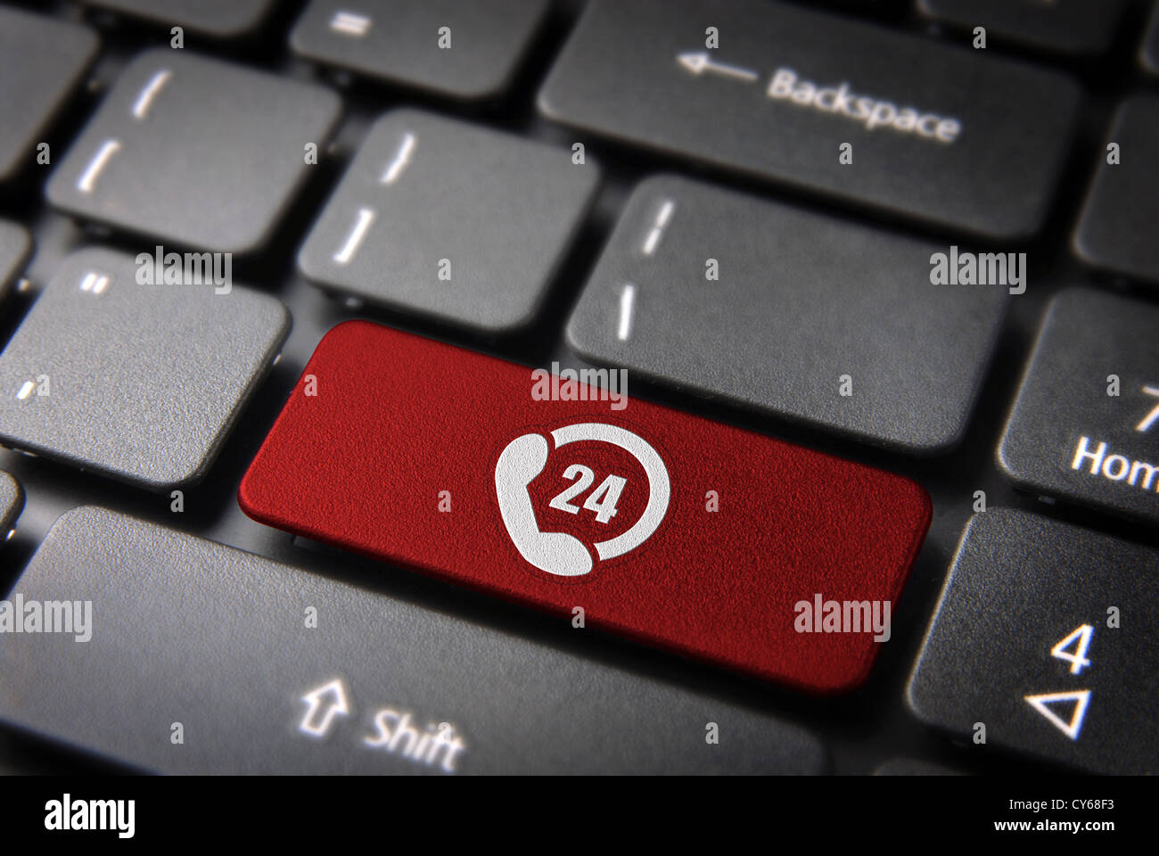 Online-Geschäft immer offenes Konzept: rote Taste mit 24 Stunden Telefon Support Symbol auf Laptop-Tastatur. Im Preis inbegriffen Clipping-Pfad, so dass Sie leicht bearbeitet werden kann. Stockfoto