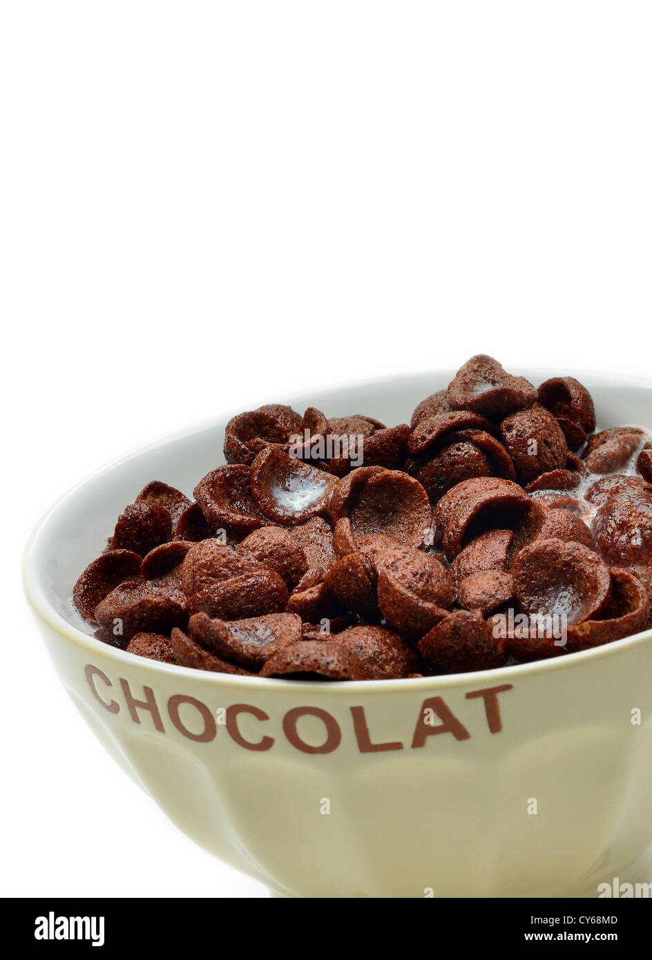 Schale mit leckeren und nahrhaften Schoko Cornflakes, Müsli und Milch ...