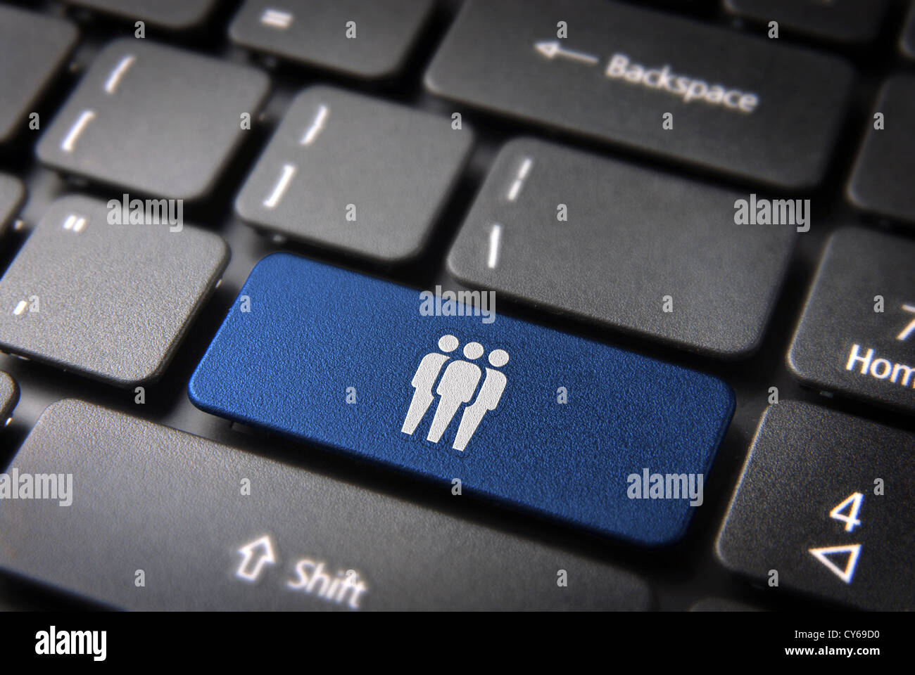 Human Resources-Schlüssel mit Team Netzwerksymbol auf Laptop-Tastatur. Im Preis inbegriffen Clipping-Pfad, so dass Sie leicht bearbeitet werden kann. Stockfoto