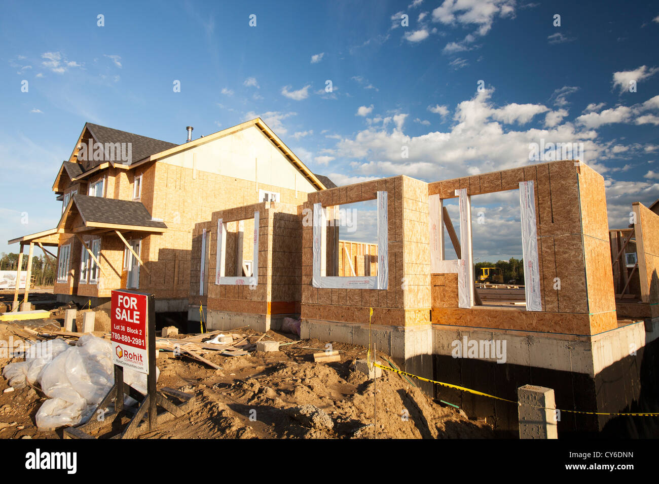 Neue Häuserzeilen in Fort McMurray Haus Tar Sands Arbeitern gebaut. Stockfoto