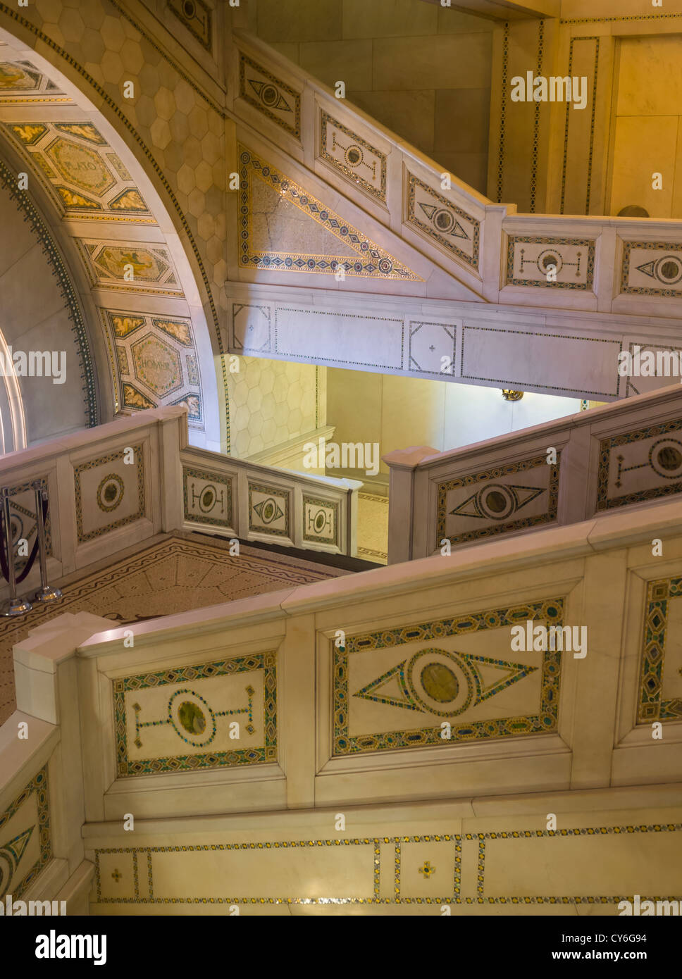 Chicago, Illinois: Die große Treppe in Preston Bradley Hall in Chicago Cultural Center Stockfoto