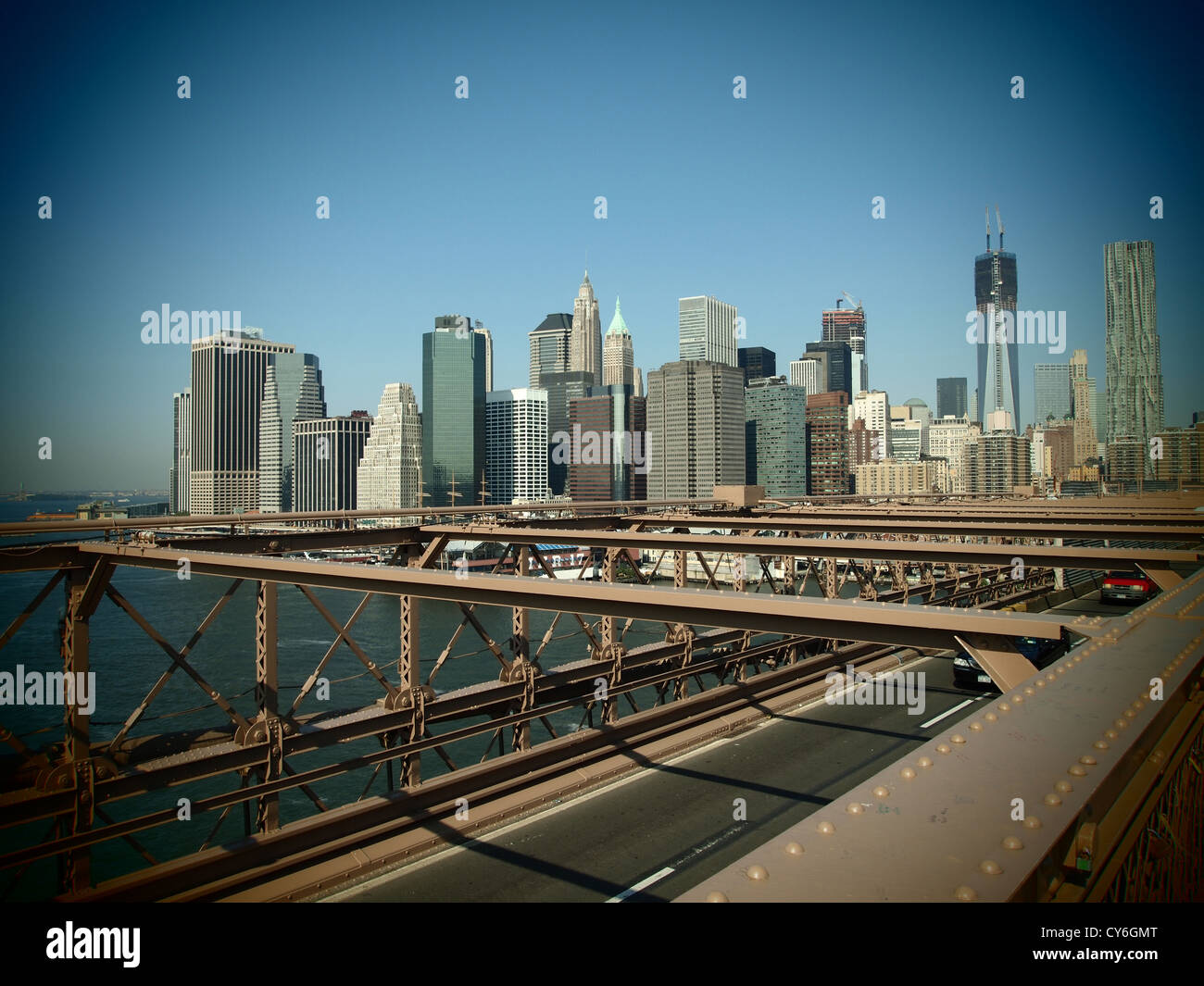 Manhatten von der Brooklyn Bridge Stockfoto