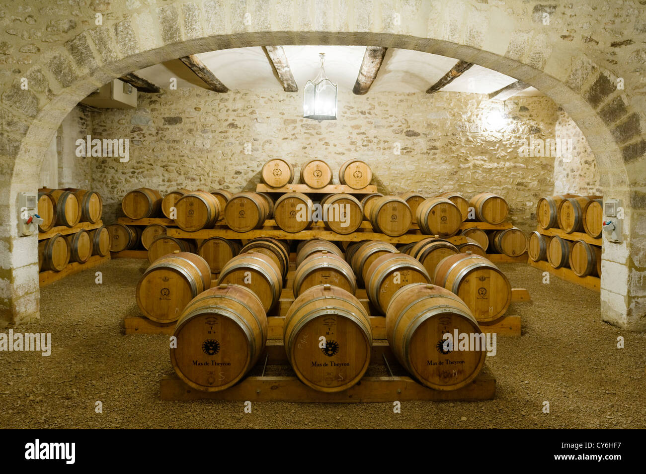 Weinkeller für die Verarbeitung der Winzerfest auf einem französischen Immobilien Stockfoto