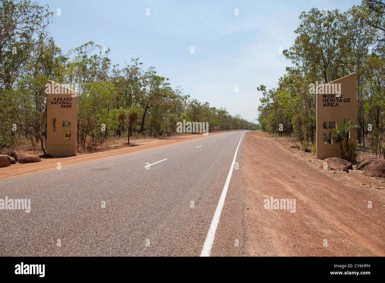 Unversiegelte Corrugated Straße im Northern Territory, Australien Stockfoto