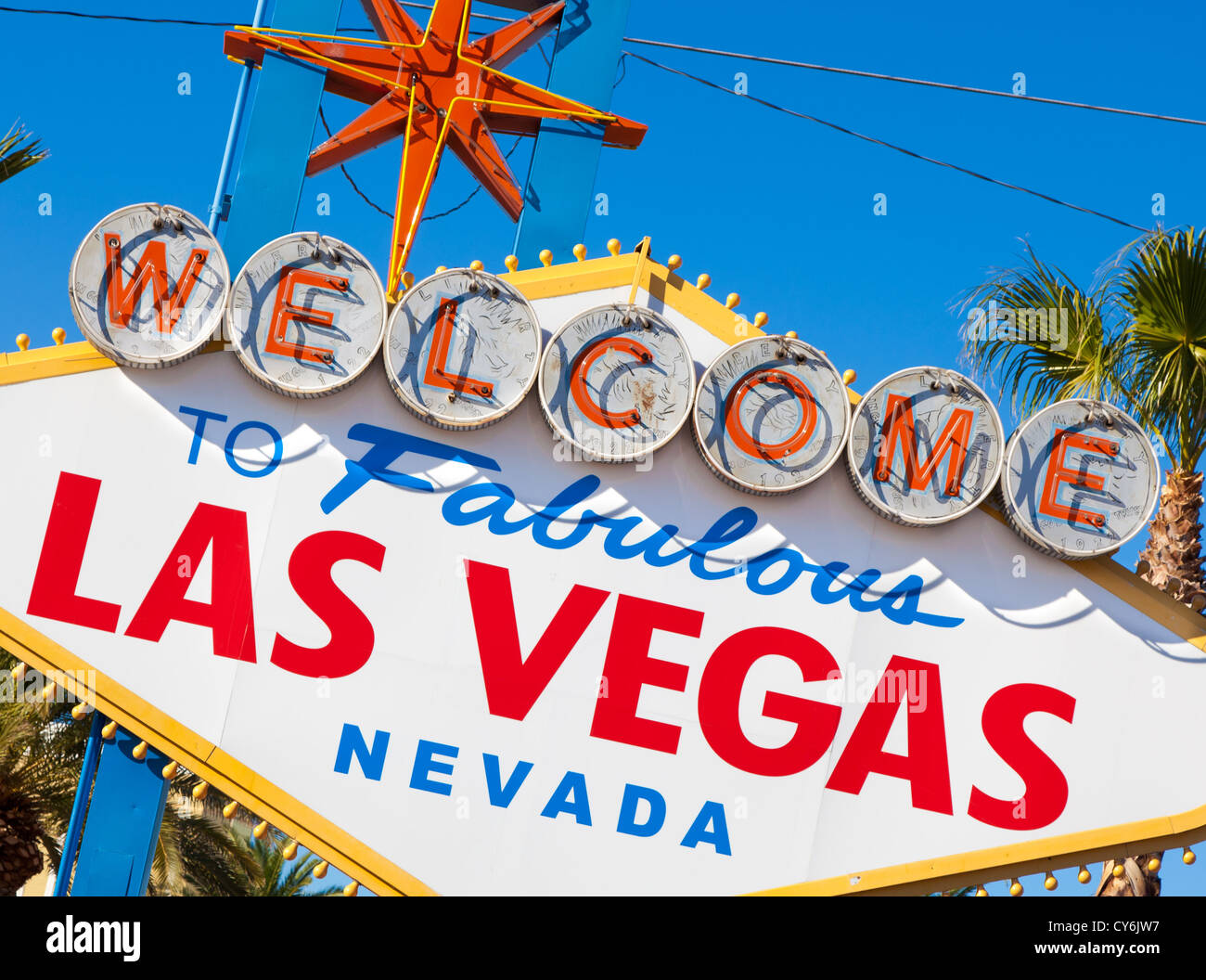 Willkommen Sie bei Las Vegas Schild mit einem himmelblauen Hintergrund Stockfoto