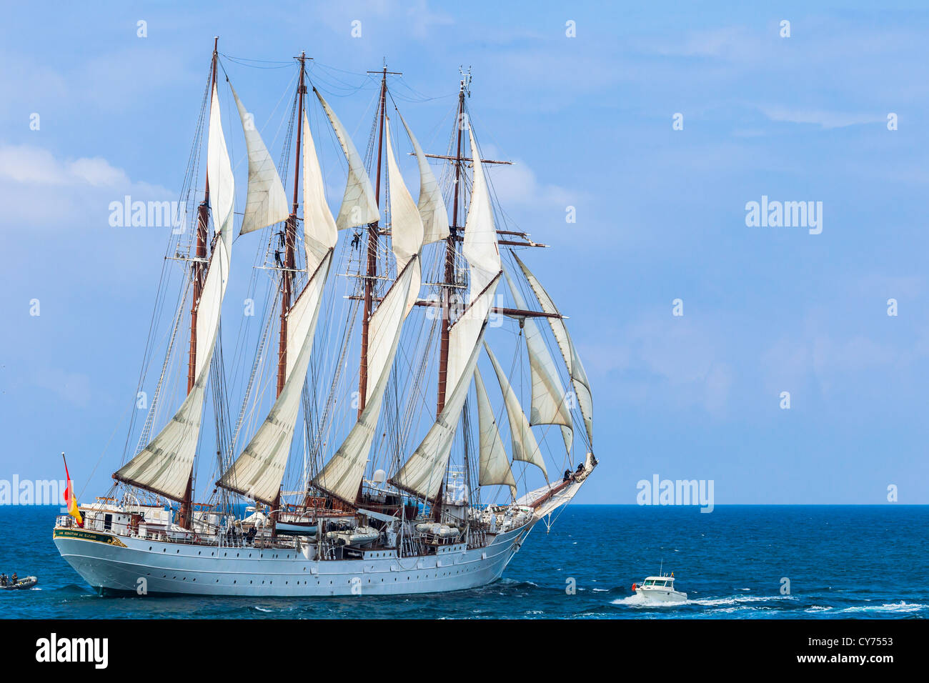 Spanische Marine-Schulschiff, Juan Sebastian de Elcano Segel auf der 83. Kreuzfahrt des Unterrichts mit 69 midshipmen Stockfoto