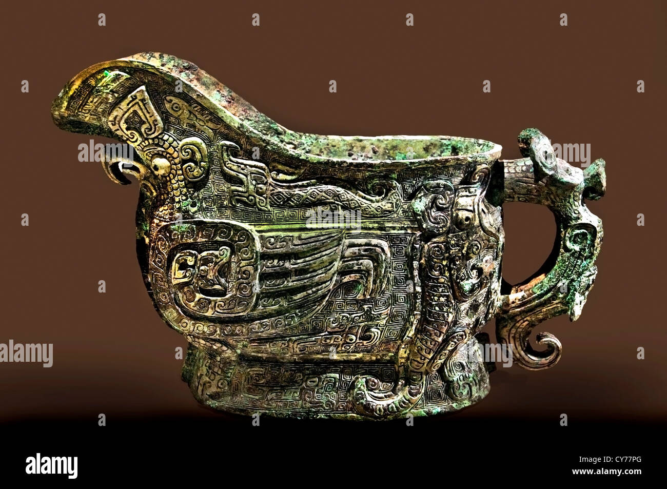 Spouted Ritual Wein Schiff Gong Shang Dynastie Periode 13. Jahrhundert v. Chr. Bronze China chinesische aus der Provinz Henan Anyang Stockfoto Spouted Ritual Wein Schiff Gong Shang Dynastie Periode 13. Jahrhundert v. Chr. Bronze China chinesische aus der Provinz Henan Anyang Stockfoto