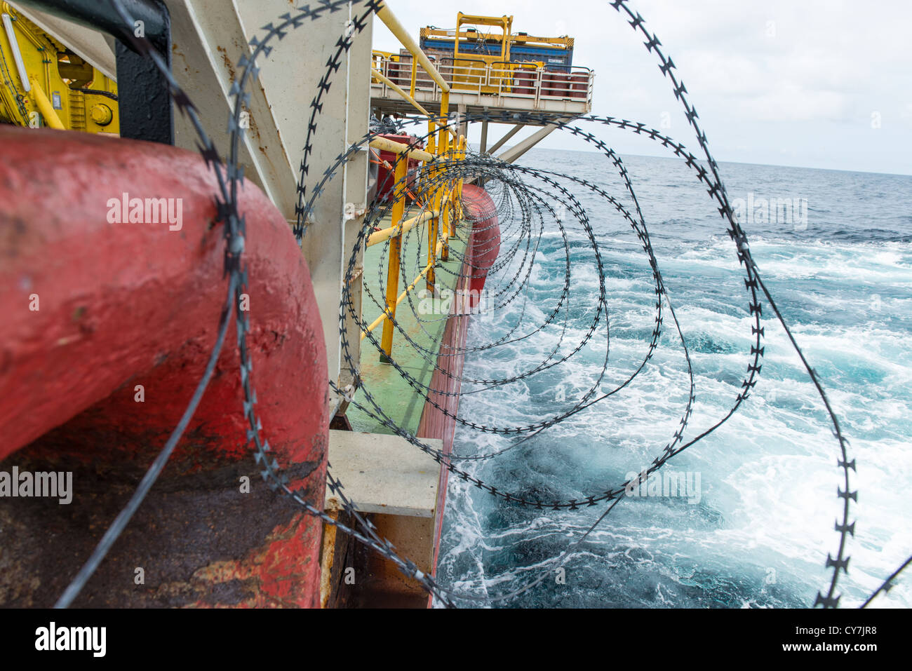 Anti-Piraterie Maßnahmen an Bord ein Schiffes Stockfoto