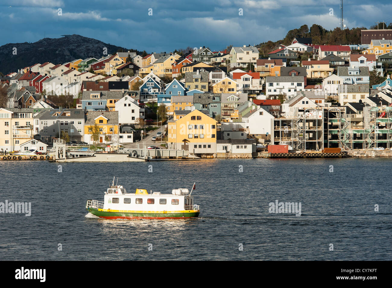 Norwegische Stadt Kristiansand mit lokalen Fähre Stockfoto