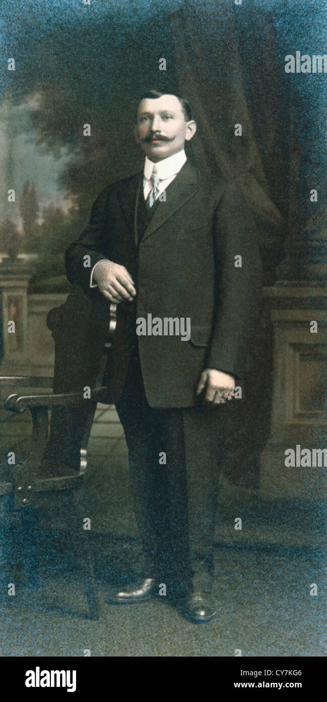 Mann im Anzug, Portrait, Chicago, Illinois, USA, um 1910 Stockfoto