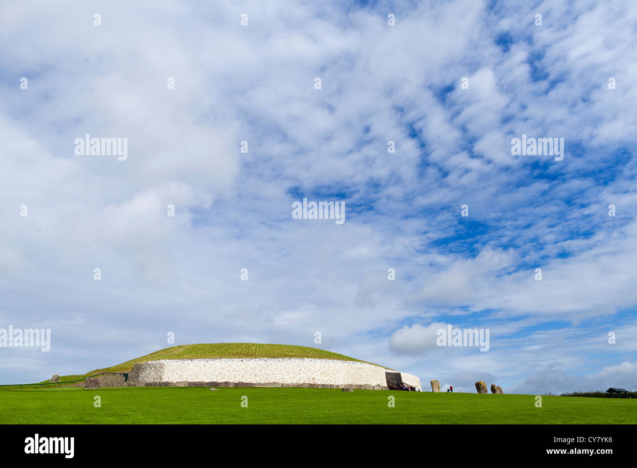 Newgrange neolithischen Durchgang Grab in Bru Na Boinne im Boyne Valley, County Meath, Irland Stockfoto