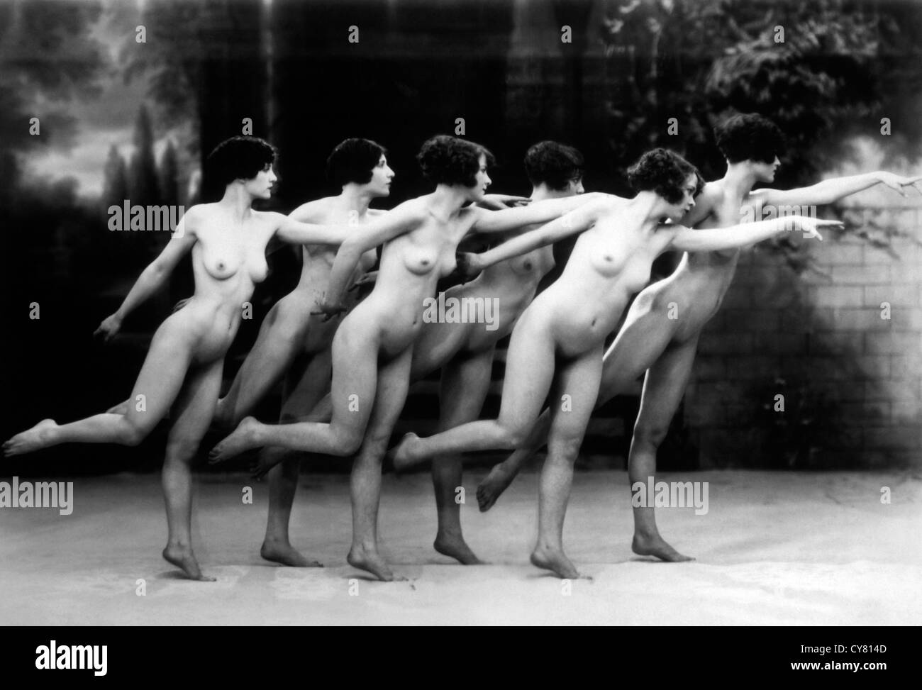 Sechs tanzen nackte Frauen, ca. 1925 Stockfotografie - Alamy