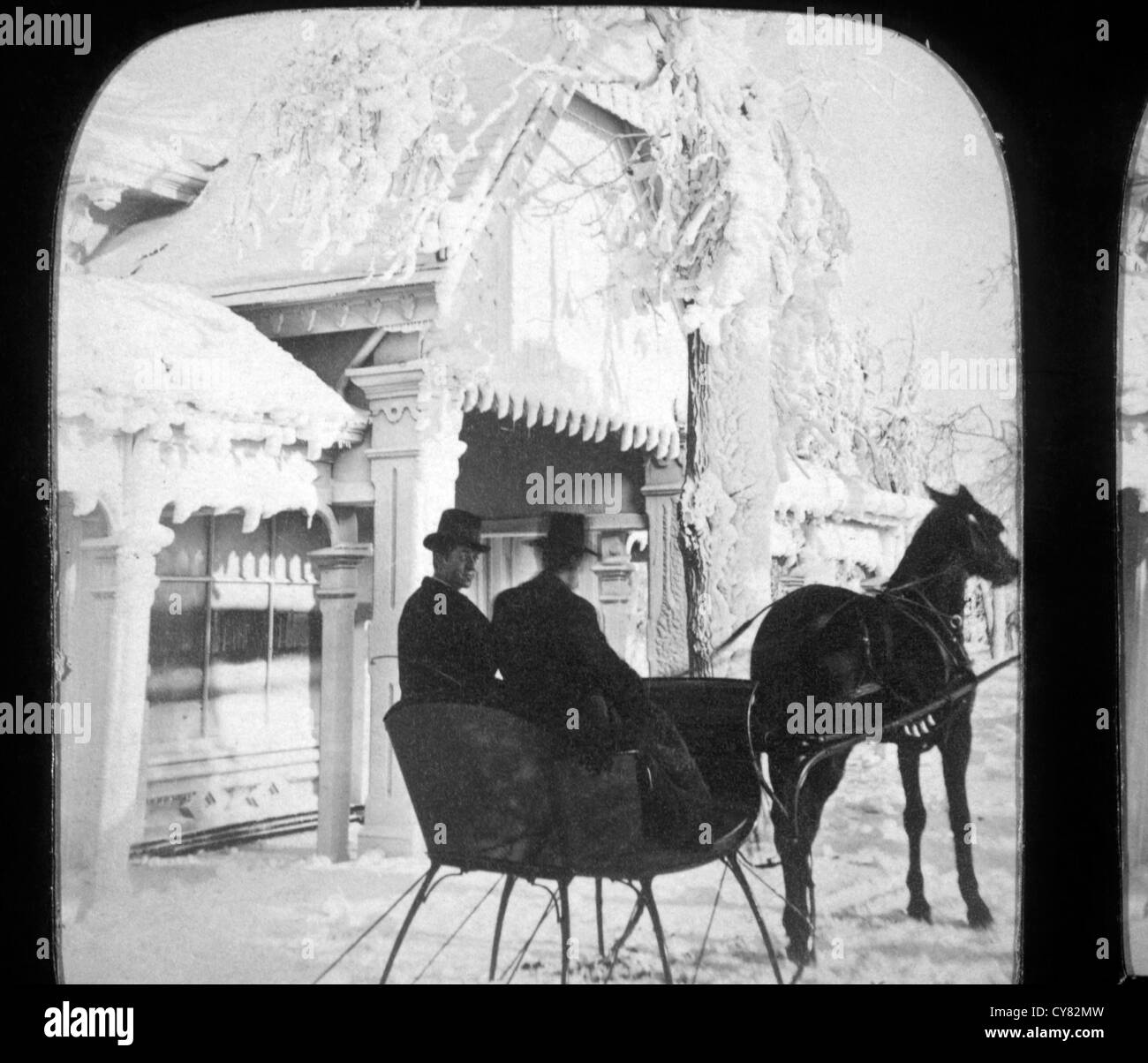 Zwei Menschen, die Fahrt im Pferdeschlitten, Stereo-Fotografie, um 1900 Stockfoto