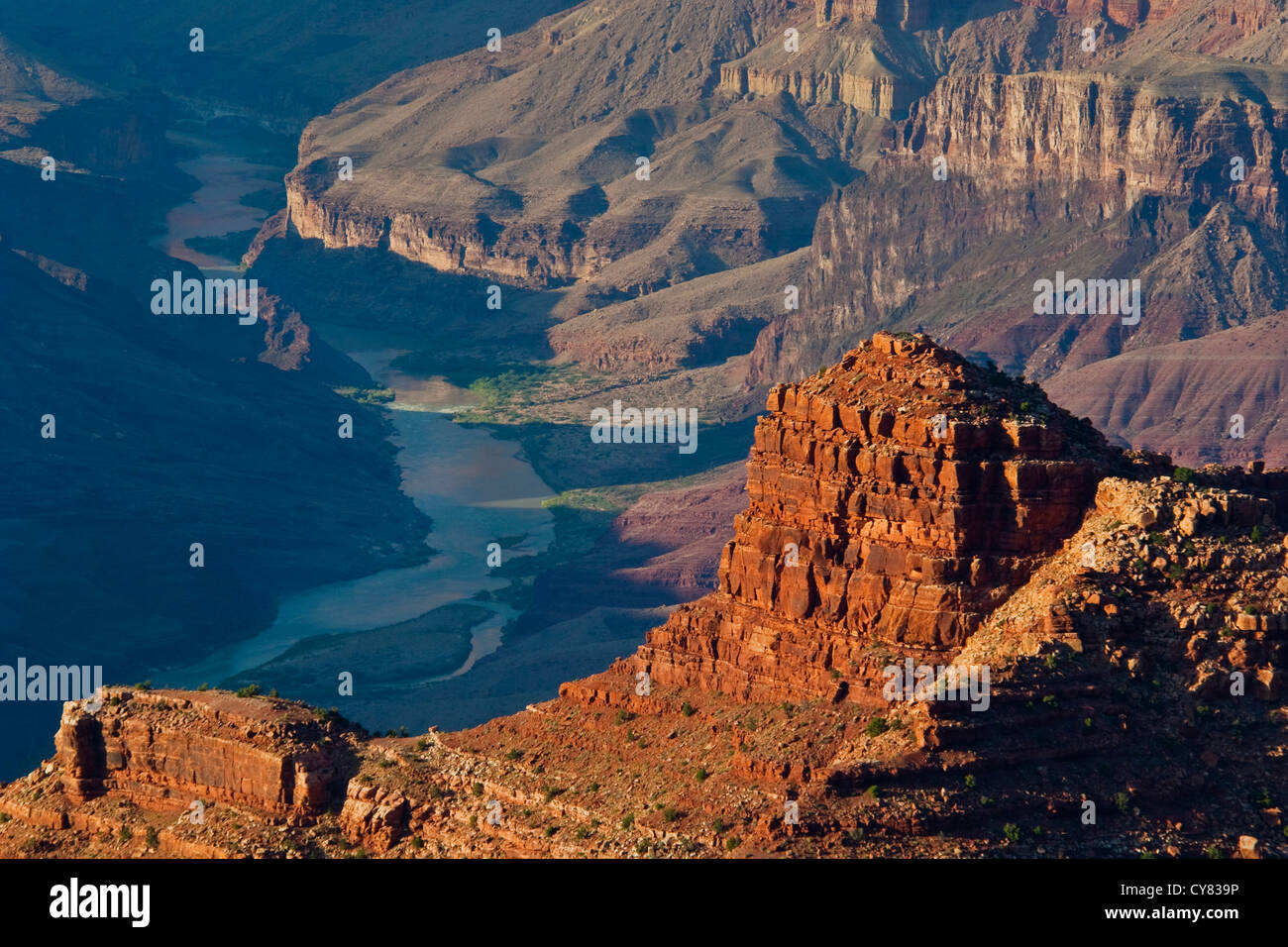 Colorado River wie gesehen von Lipan Point, South Rim, Grand Canyon Nationalpark in Arizona Stockfoto