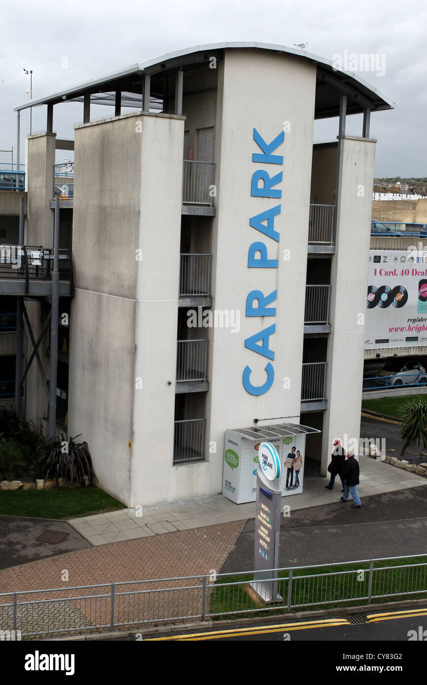Parkplatz an der Brighton Marina, East Sussex, UK. Stockfoto