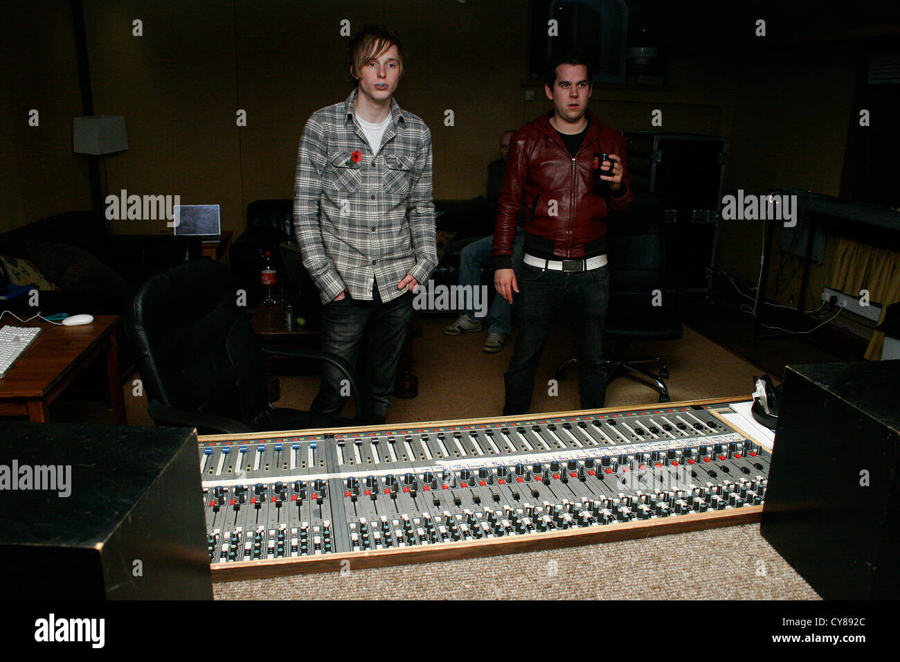 Musizieren in einem Musikstudio Stockfoto