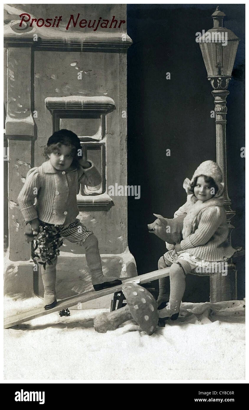Kinder im Schnee Stockfoto