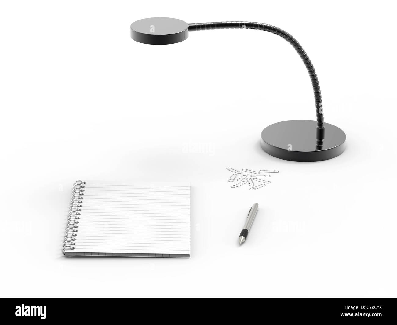 Schreibtisch mit Notebook, Licht und Stift Stockfoto