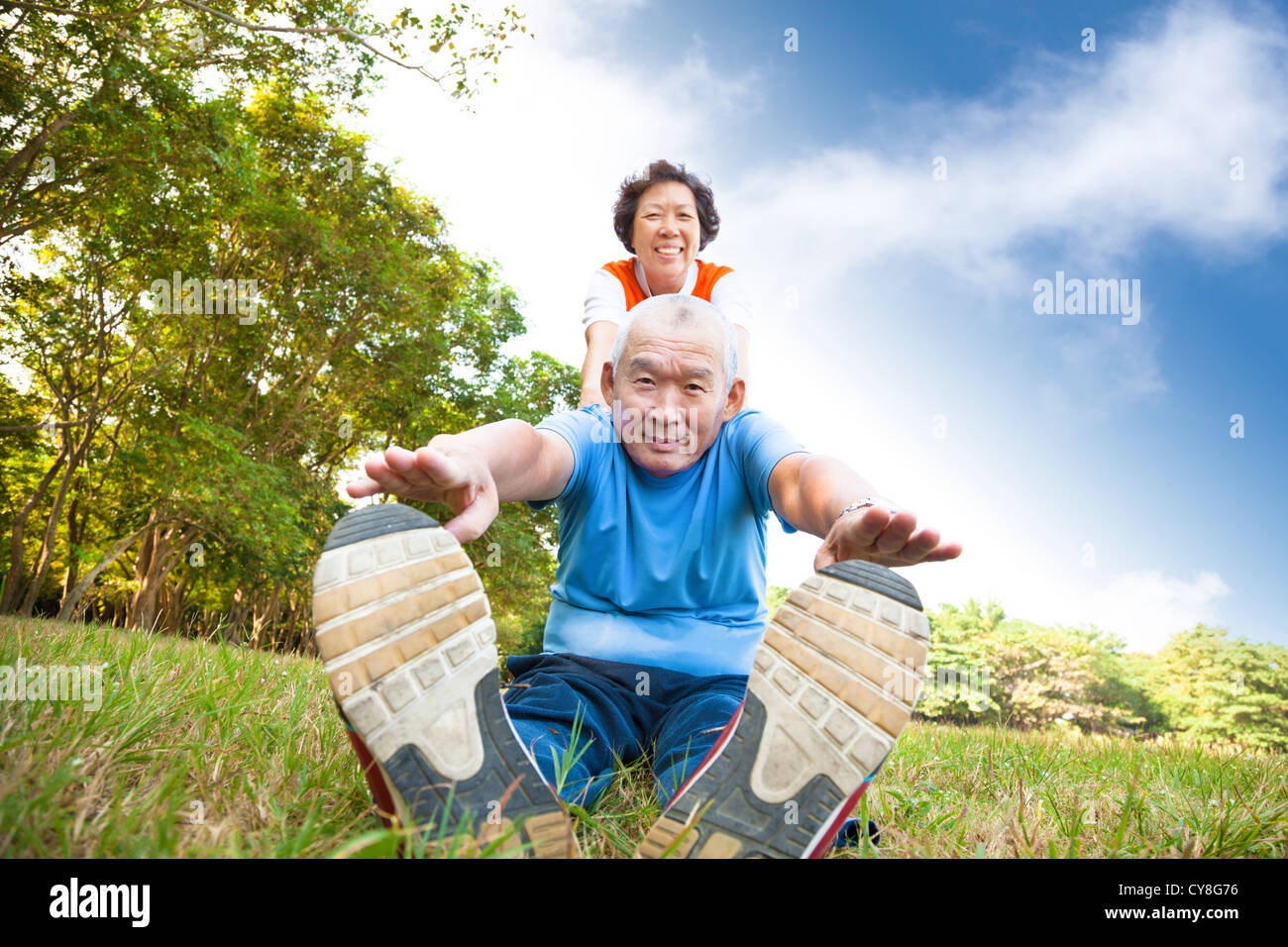 asiatische Senior Brautpaar Stockfoto