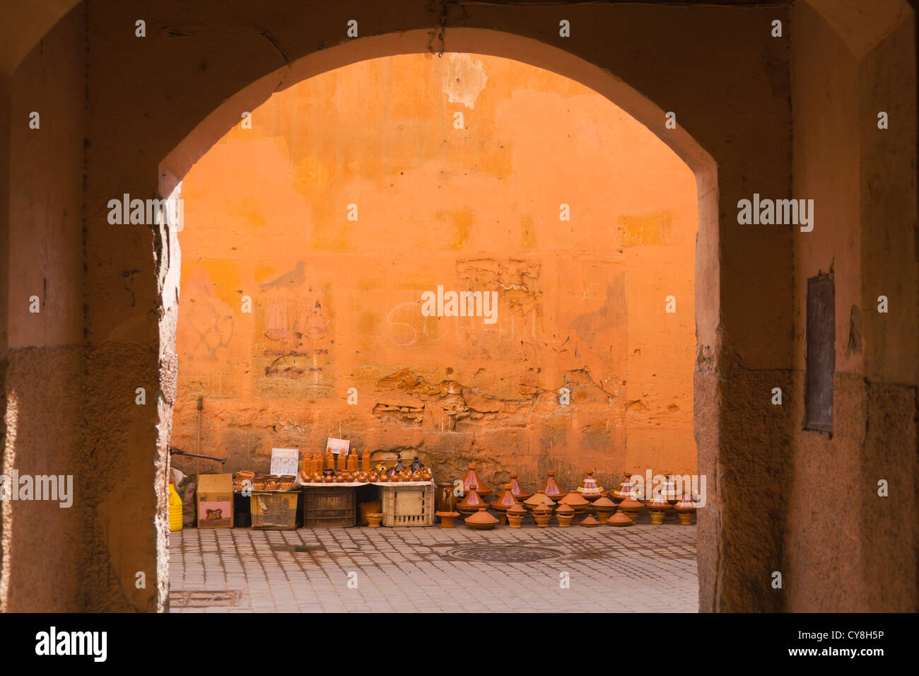 Stadttor von der alten Medina, Marrakesch, Marokko Stockfoto