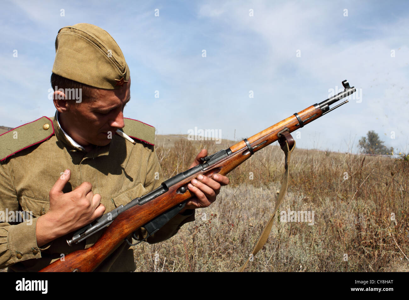 Soldat mit Gewehr Stockfoto