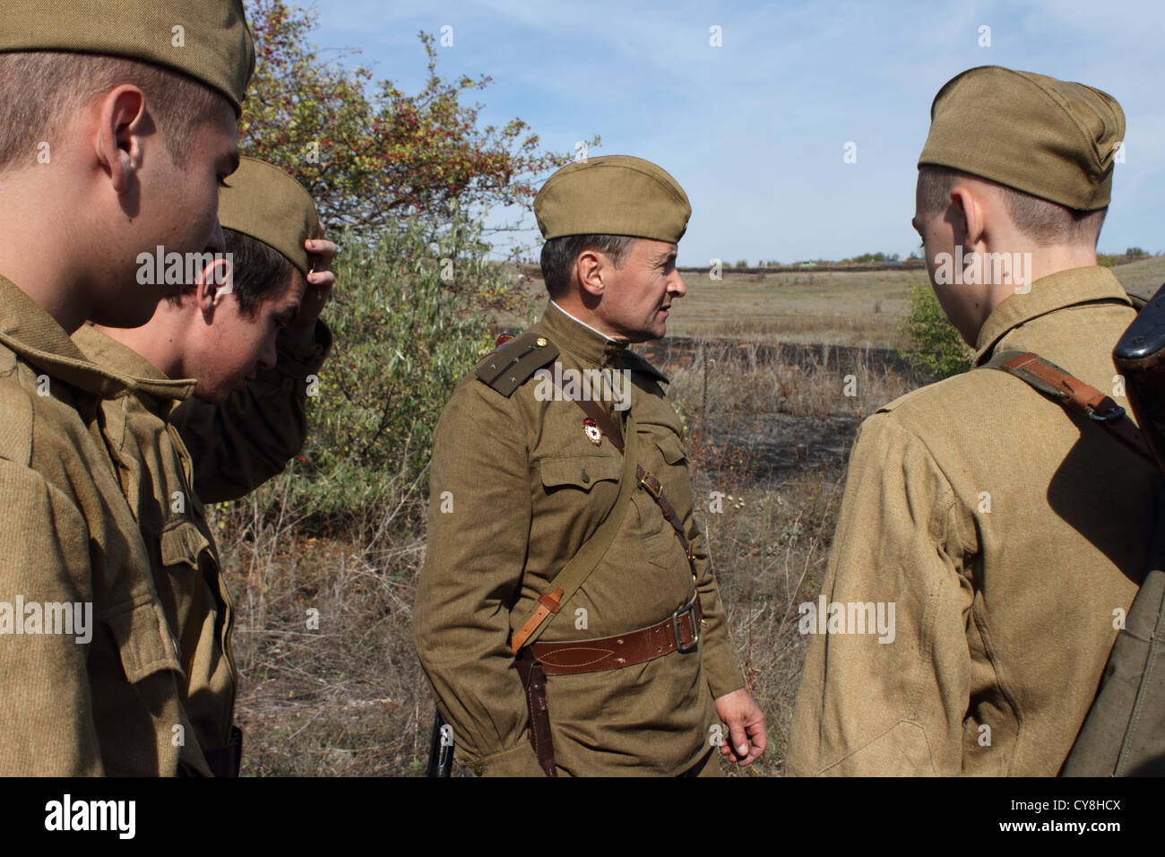 Mitglieder der 'Frontier' Geschichte Club trägt historische sowjetische uniform Stockfoto