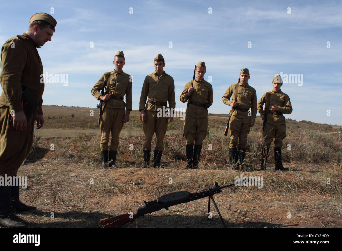 Mitglieder der 'Frontier' Geschichte Club trägt historische sowjetische uniform Stockfoto