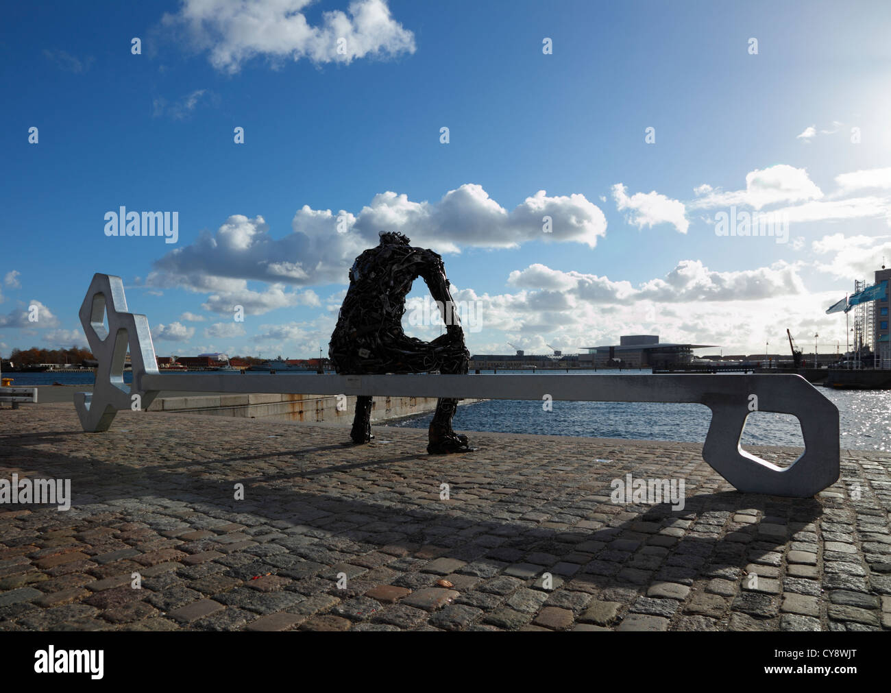 Die umstrittene neue permanente Skulptur "Zinkglobal, der Schlüssel für die Zukunft" am Nordre Toldbod im Hafen von Kopenhagen, Dänemark Stockfoto