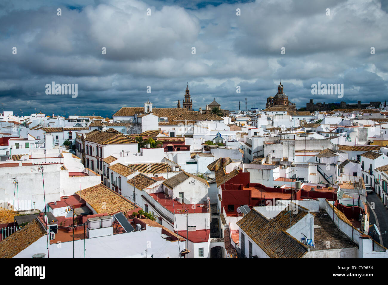 Panoramablick auf der weißen Stadt Carmona, Andalusien, Spanien Stockfoto