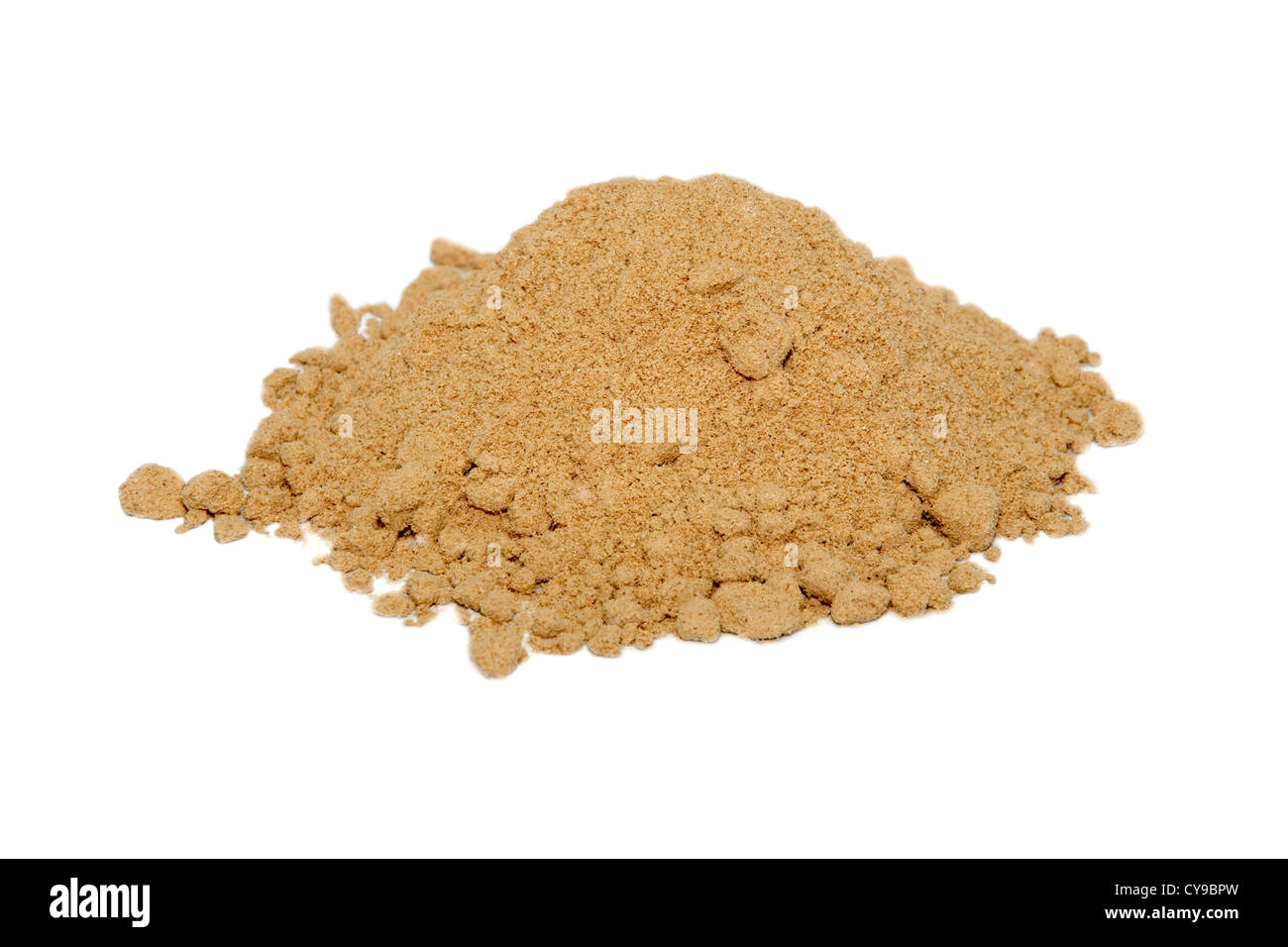 Gemahlener Ingwer, isoliert auf weißem Hintergrund Stockfoto