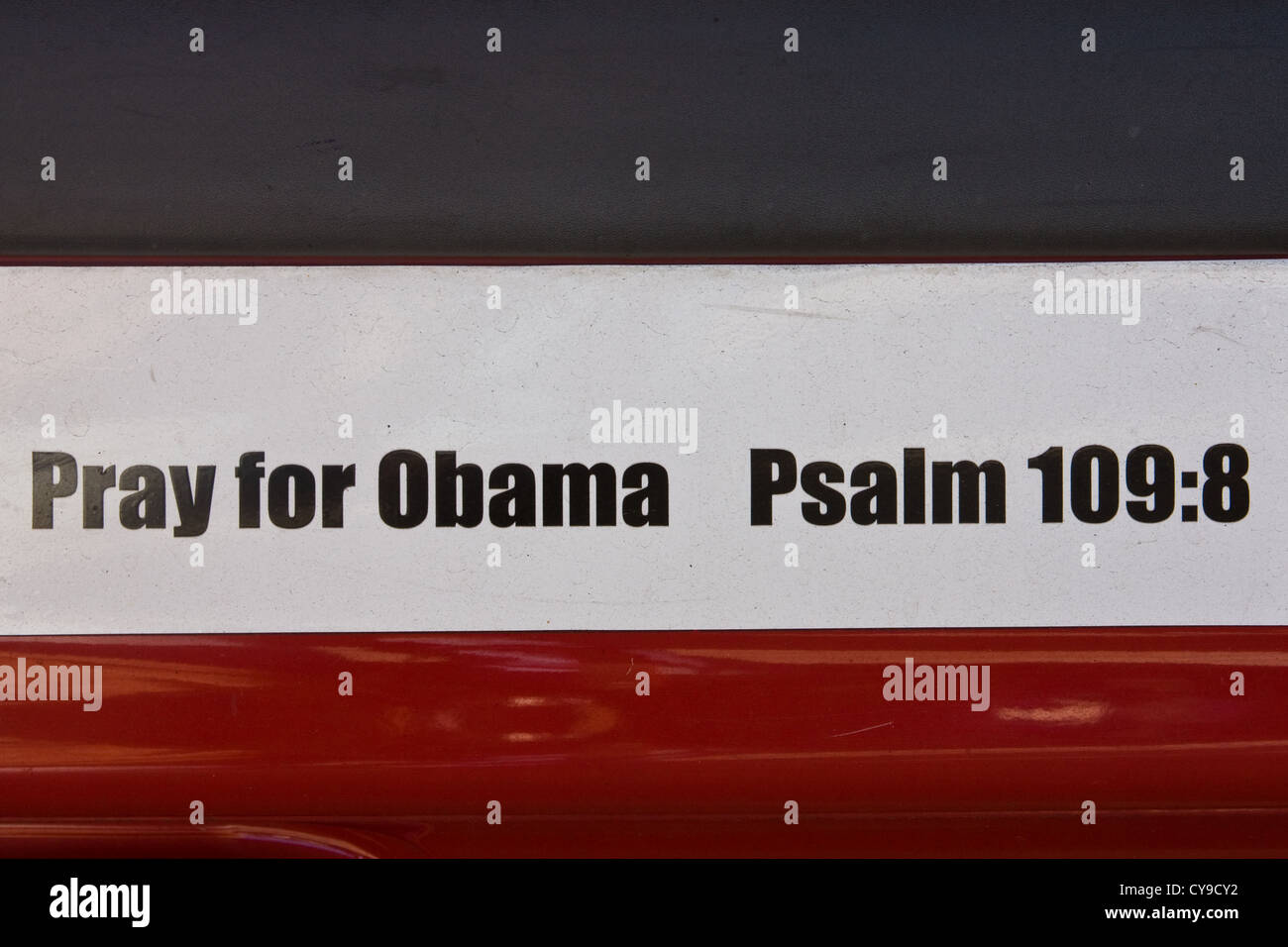 2012 Barack Hussein Obama "Pray für Obama - Psalm 109:8" politische Kampagne Aufkleber auf eine automatische hintere Stoßstange. Stockfoto