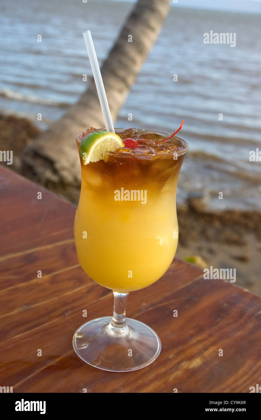 Elk284-6041v Hawaii, Molokai, Kaunakakai, Mai Tai Cocktail Stockfoto
