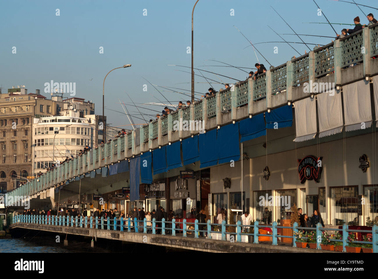 Galata-Brücke über das Goldene Horn, Istanbul Stockfoto