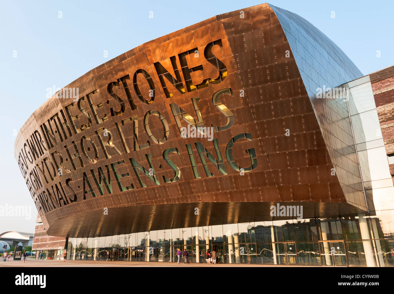 Wales, Cardiff Bay, Roald Dahls Plass, Wales Millennium Centre, darstellende Kunst Veranstaltungsort Stockfoto