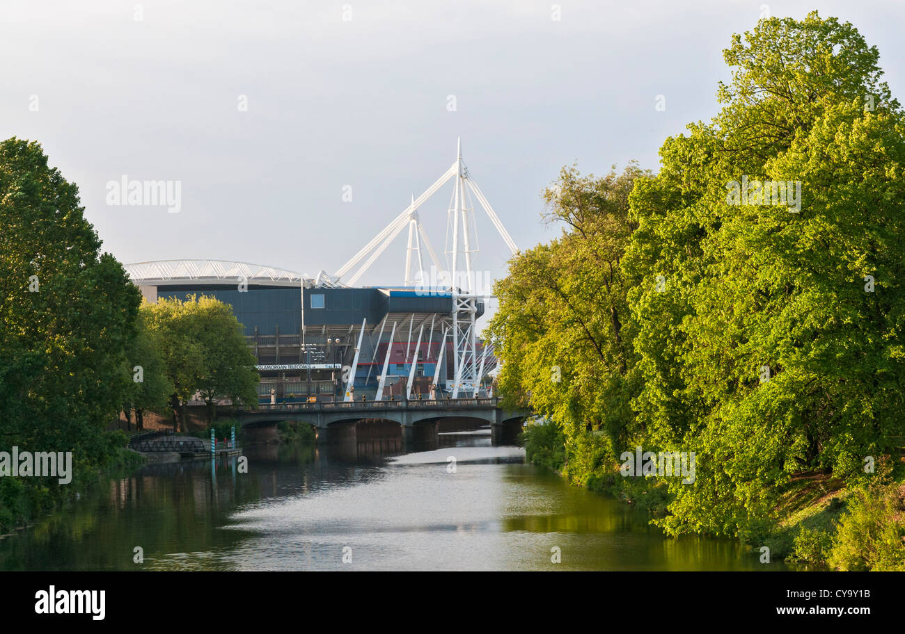 Wales, Cardiff, Bute Park, Blick in Richtung Millennium Stadium Stockfoto