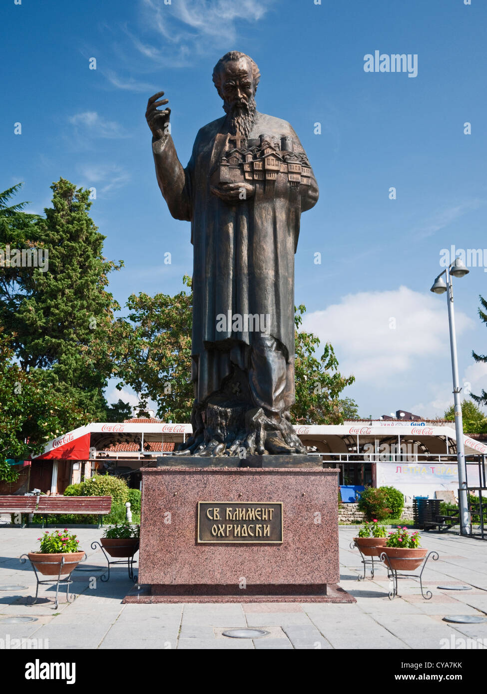 Statue von Sv. Kliment Ochridski (Hl. Kliment von Ohrid), oft verbunden mit der Schaffung der glagolitischen und kyrillischen Schriften Stockfoto