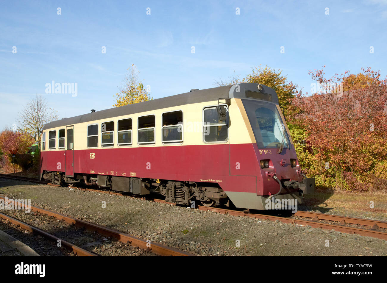 Harzer Schmalspurbahnen Harz moderne Diesel-Triebwagen bei Harzgerode Station auf der Selethalbahn-Linie. Stockfoto